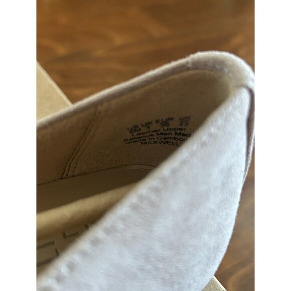 Naturalizer Maxwell Sand Beige Closed Toe  Drift Flats Suede Soft NEW 5 M‎